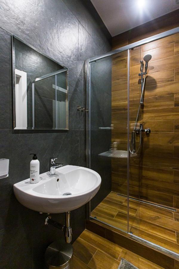 3 Vodna Apartment Лвив Екстериор снимка